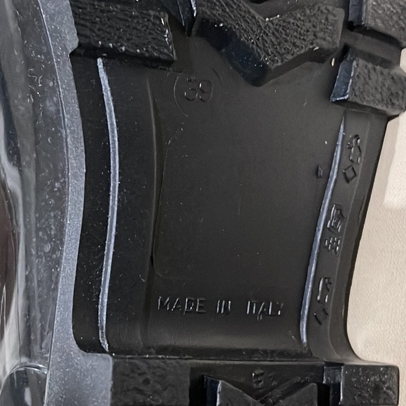 Burberry Women’s Kenyon Nova Belt Rainboots Size: 39 Made In Italy - Picture 6 of 8